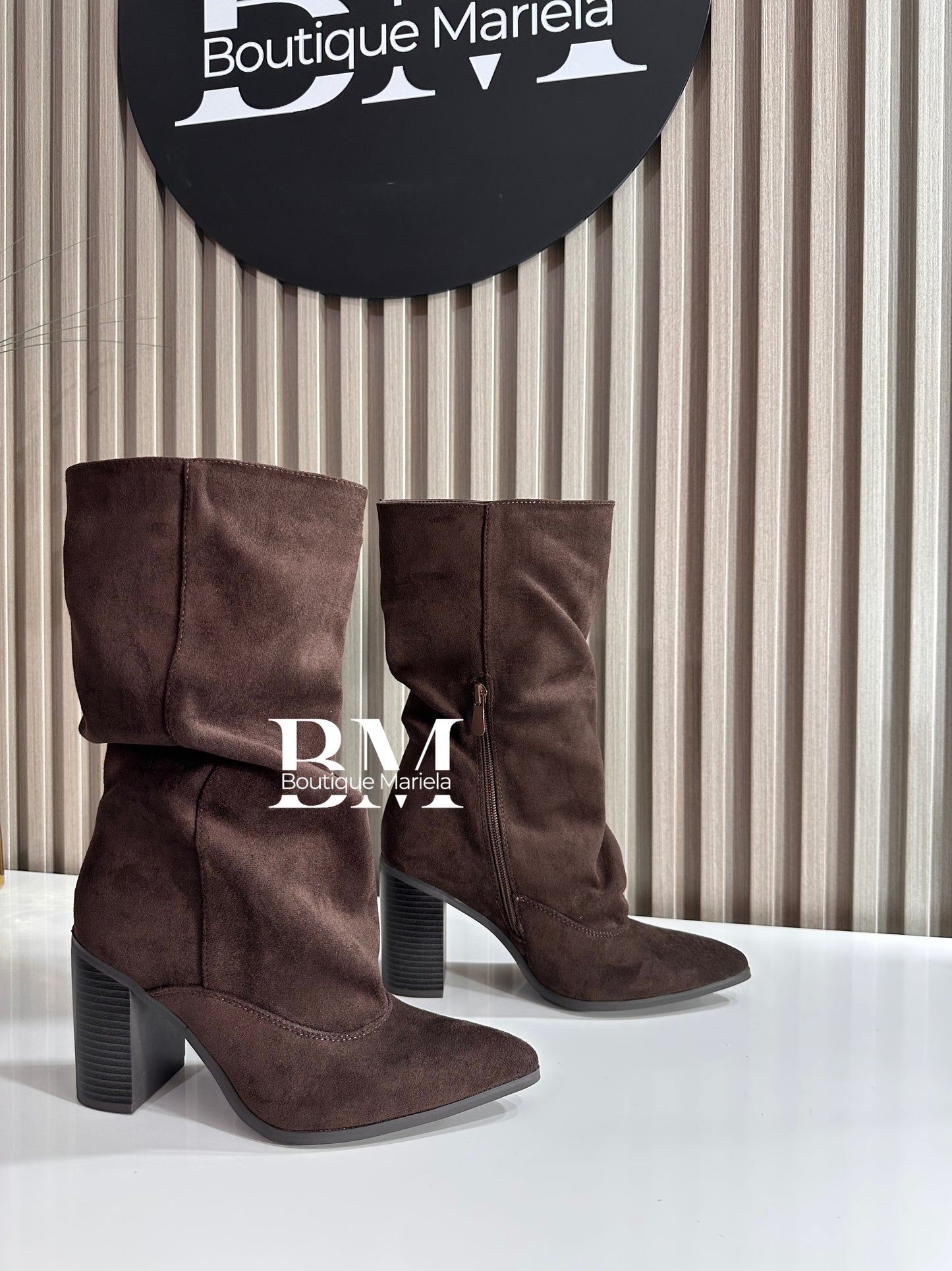 Botas Arrugadas Tipo Gamuza