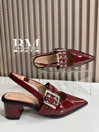 Zapatos punta burdeo