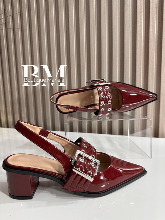 Zapatos punta burdeo