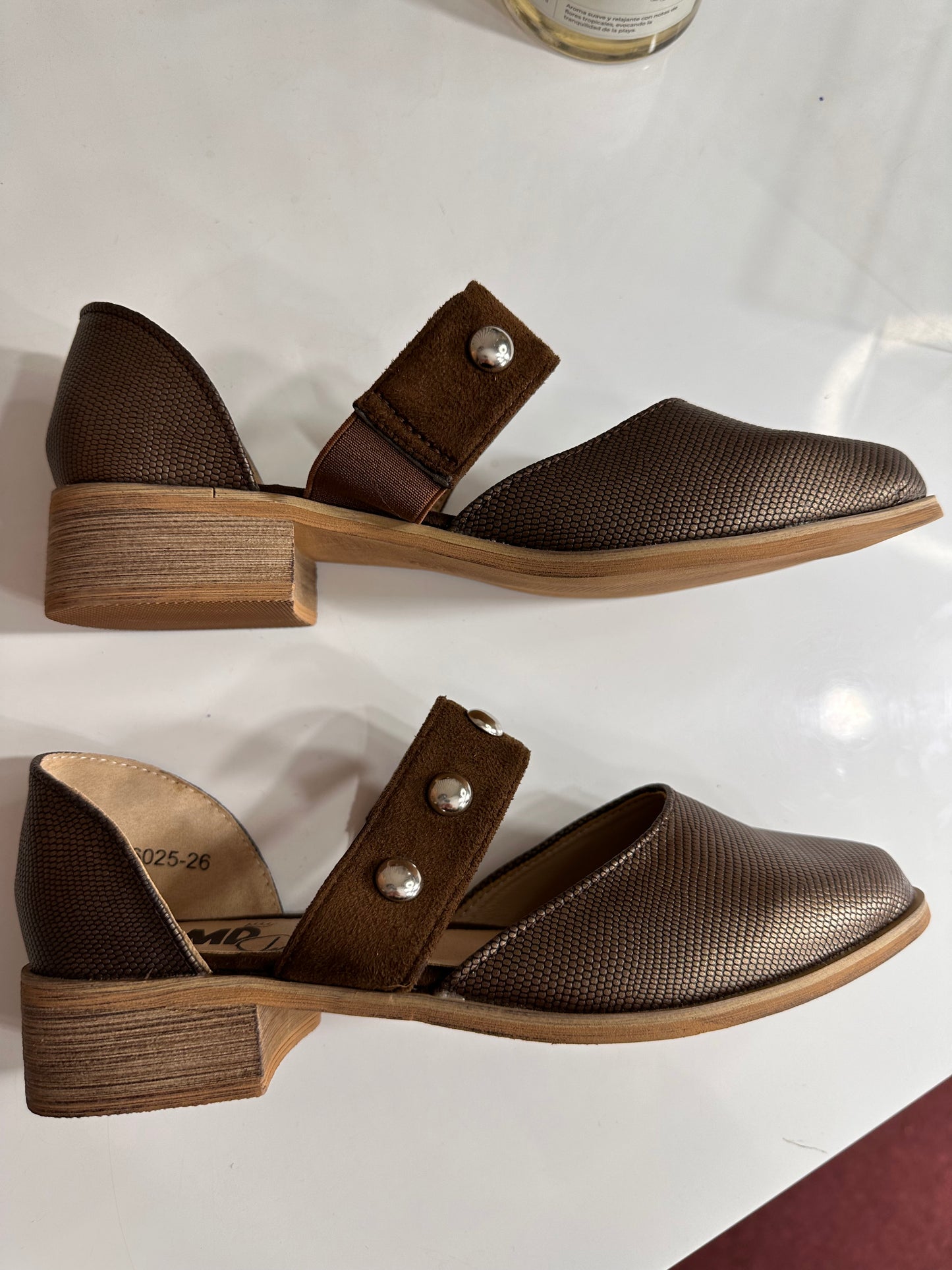 Sandalias Correa tachas