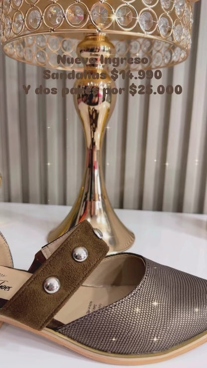 Sandalias Correa tachas